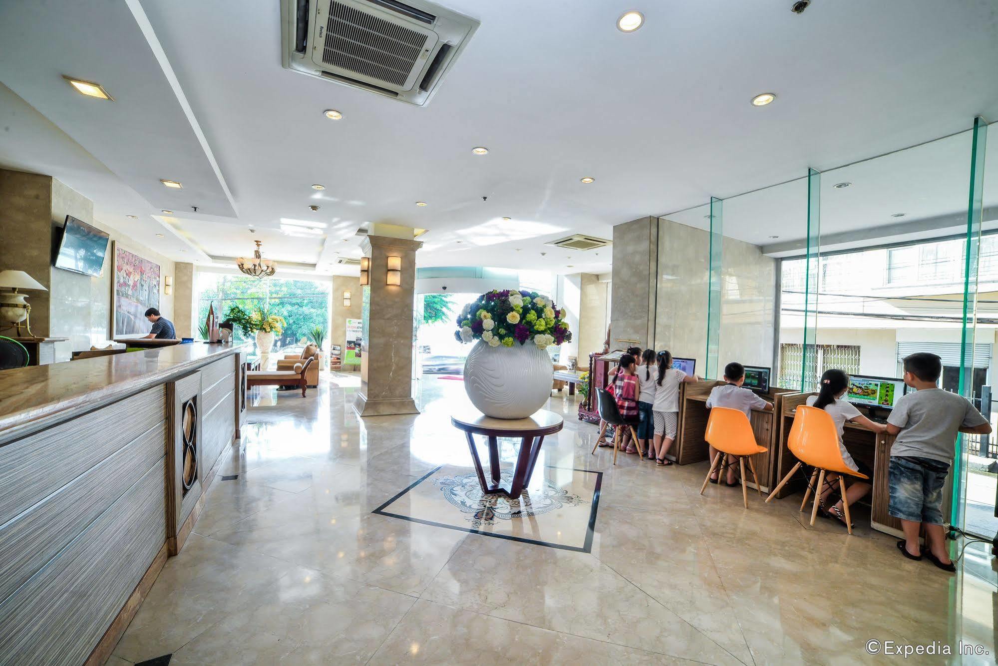 Sun River Khách sạn 3*